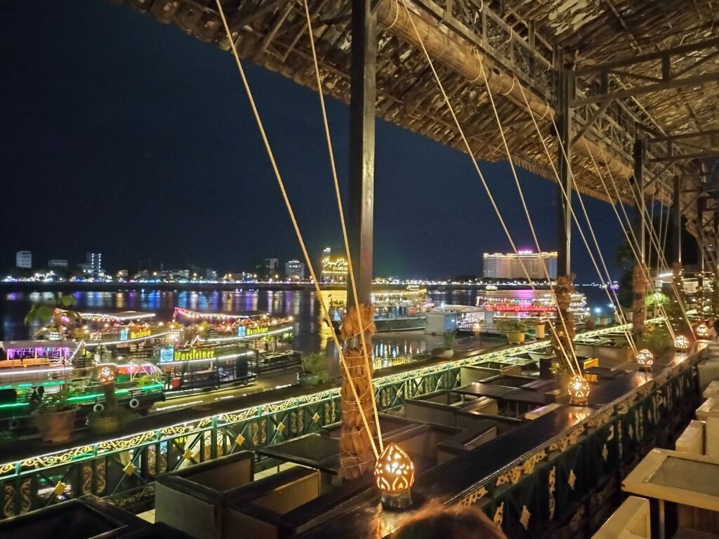 カンボジアの夜景 | 京都府自動車整備商工組合